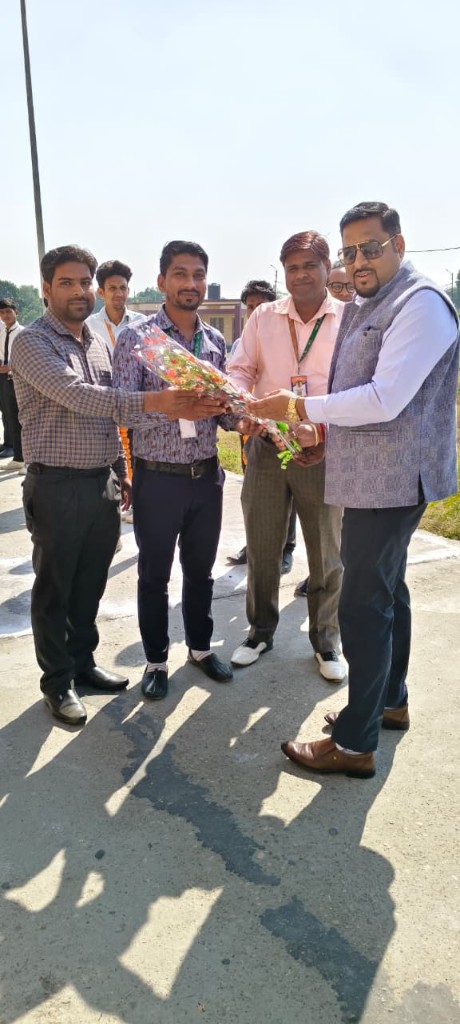 Outdoor bouquet presentation and guest welcoming ceremony